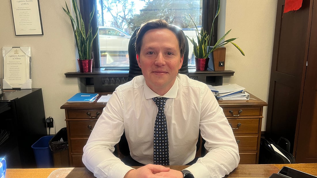 Alberta launches survey on raising highway speed limits to 120 km/h