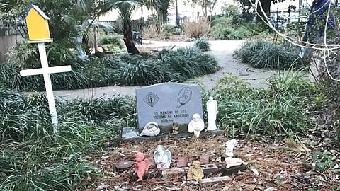 A simple memorial to abortion victims at a Catholic church in the southern US... in Canada however, the federal government funds pro-abortion groups. Writer Jonathan Van Maren takes note of the reaction when one was declined...