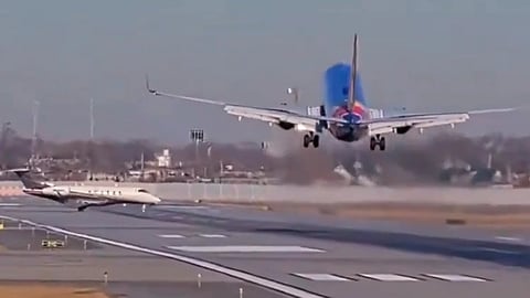 Chicago airport near-miss collision
