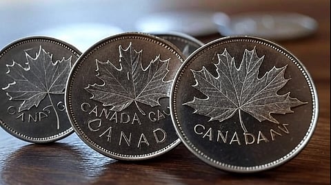 Canadians to get $4 bank accounts under new federal plan
