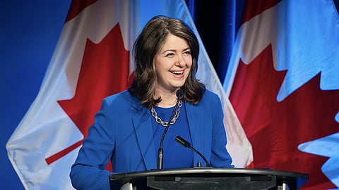 Bulls Eye—Premier Smith ‘s Ambiguity —This Columnist Gets It!