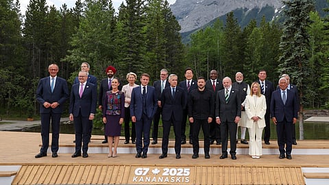 In international gatherings, as in poker, things are difficult without a trump