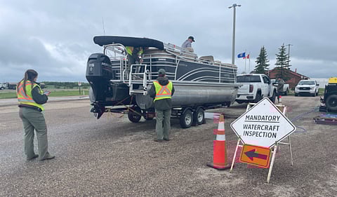 Alberta seeks public input on potentially licensing watercraft to block invasive mussels
