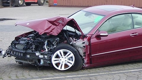 Crashed Mercedes-Benz CLK Coupe C209