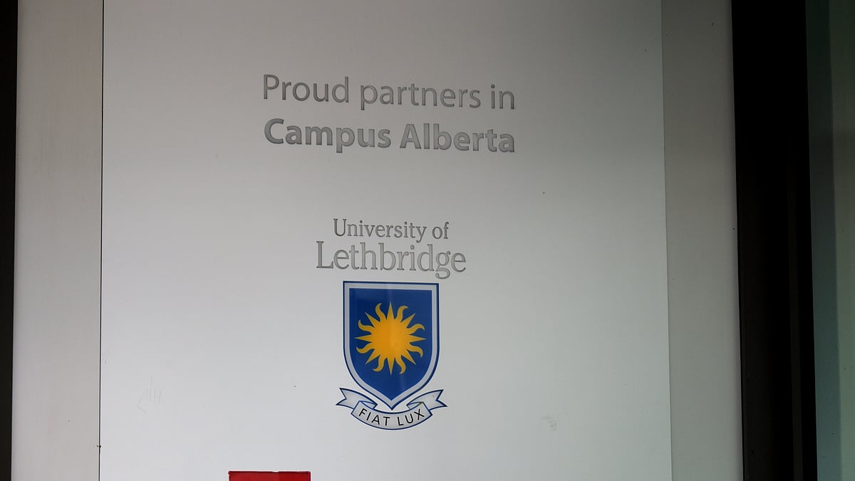 Canadian university criticized for lax approach to tackle cheating using AI