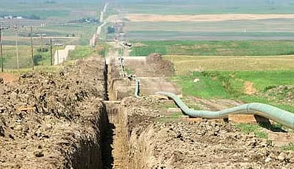 Building of the Flanagan South Pipeline