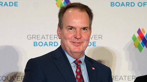 Minister Steven MacKinnon