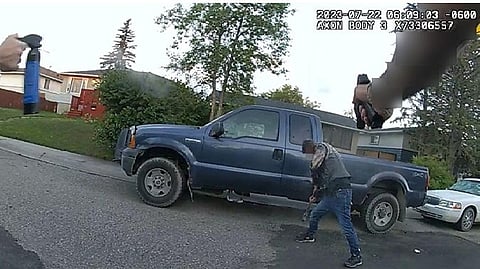 Calgary police officer cleared in shooting involving sledgehammer-wielding suspect
