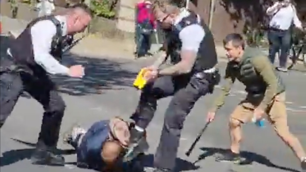 London police take down a man who stabbed two Jews in apparent anti-Semitic attack