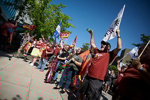Largest PSAC union tells members to reject tentative agreement