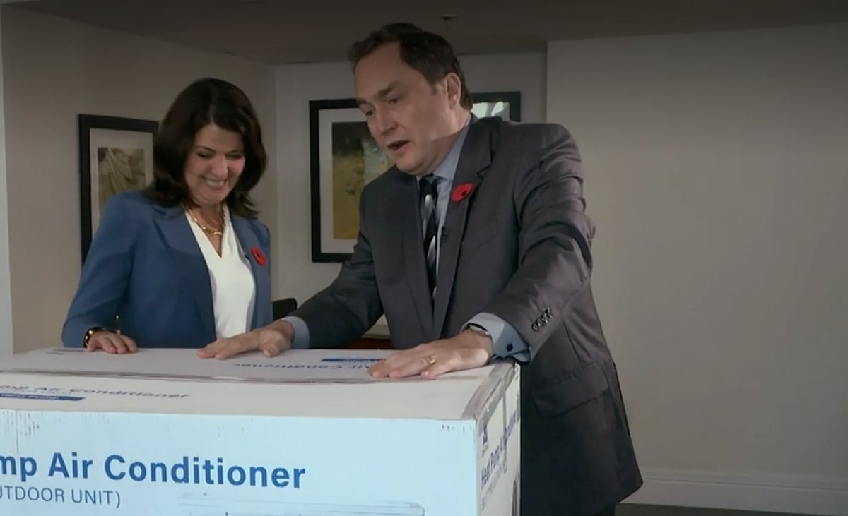 Canadian comedian jokes with Smith about sovereignty, heat pumps