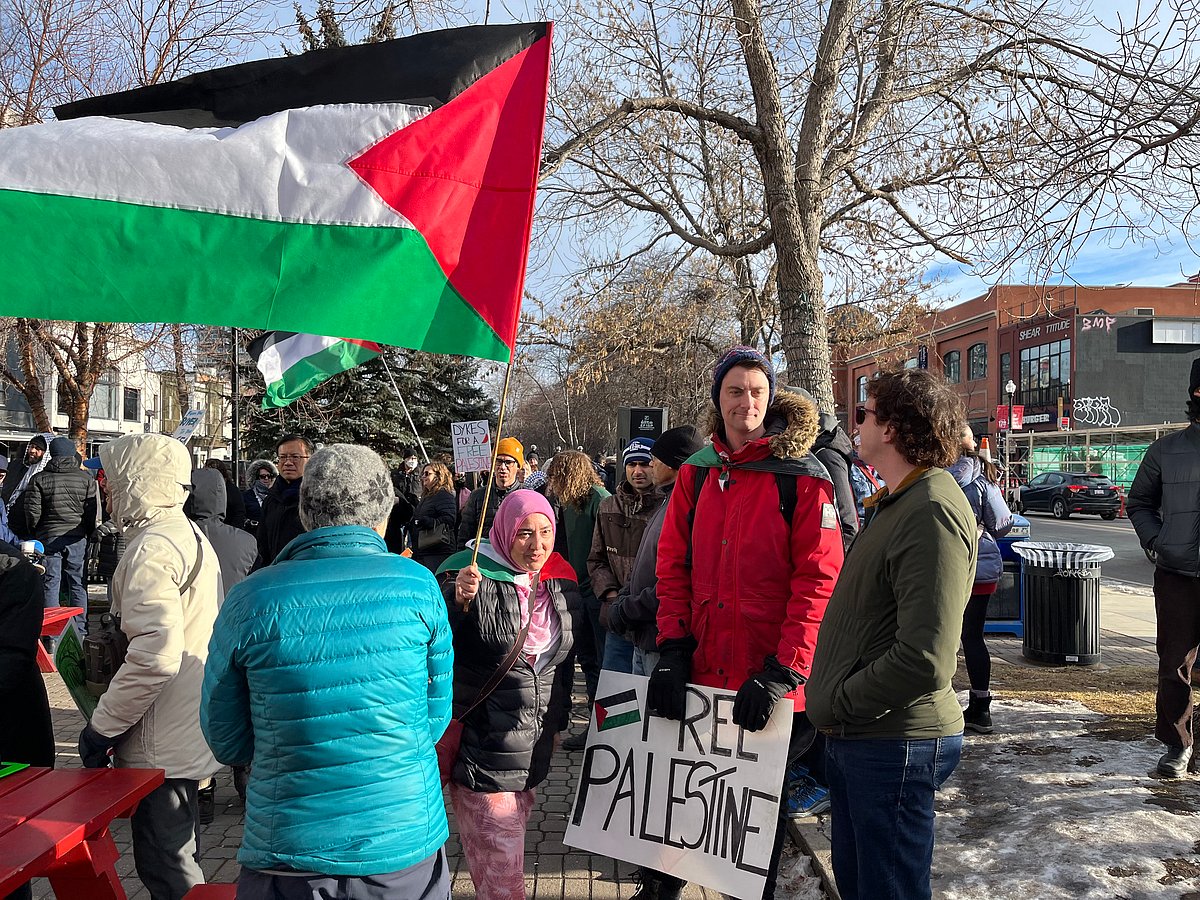 WATCH: About 250 people gather for pro-Palestine protest in Calgary