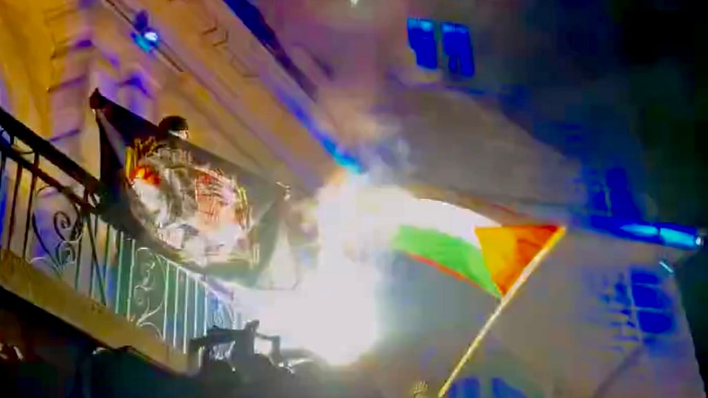 WATCH: Palestine protest takes dark turn in Montreal