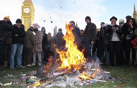 UK protests migrants immigration