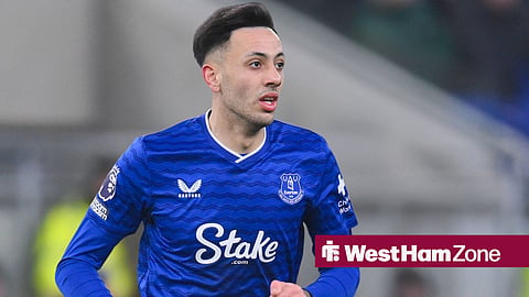 Dwight McNeil playing for Everton