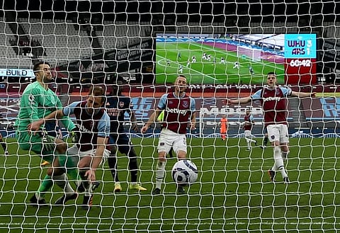 Exclusive: Keith Hackett slams Jon Moss lack of control in West Ham draw v Arsenal