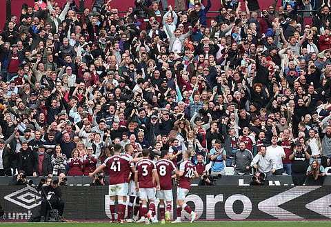 West Ham Super Fans react to Adam Hlozek rumours