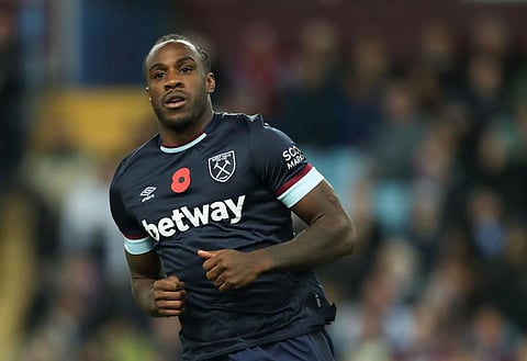 West Ham pay for private jet for Michail Antonio