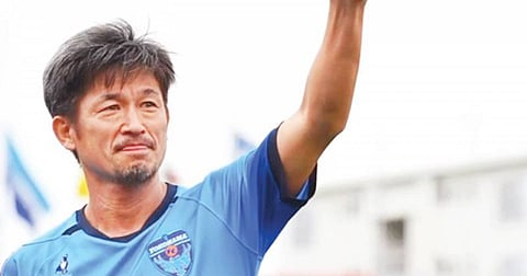 اللاعب العجوز يمدد تعاقده مع يوكوهاما الياباني