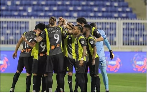 بسبب ثلاثي الفريق.. اتحاد جدة يتلقى صدمة قوية من مسئولي هجر