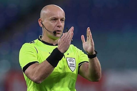 حكم مباراة قطر والجزائر ينشر الرعب بين جماهير النصر